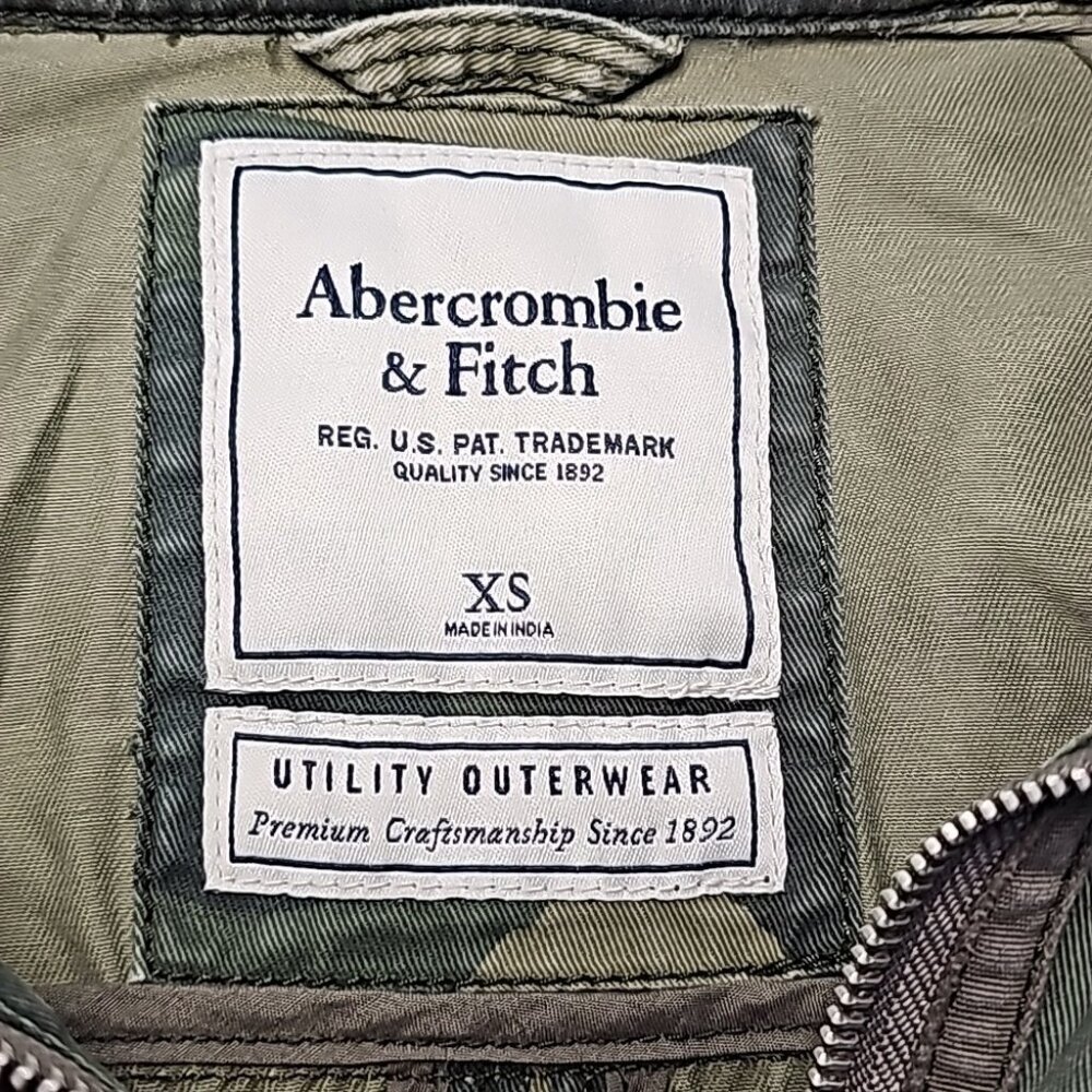 ABERCROMBIE & Fitch xs army camo zip up jacket - Picture 6 of 7